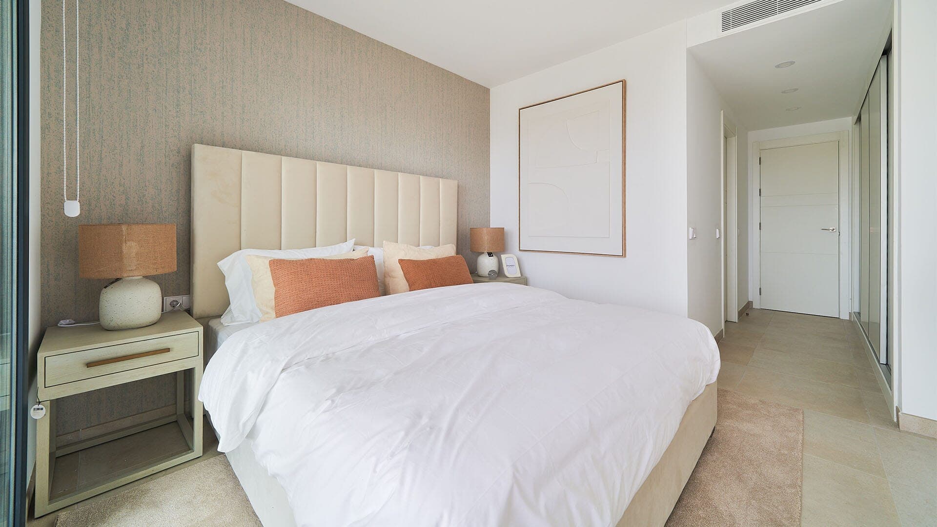 Key-ready apartments with sea views and a southwest orientation in Higueron